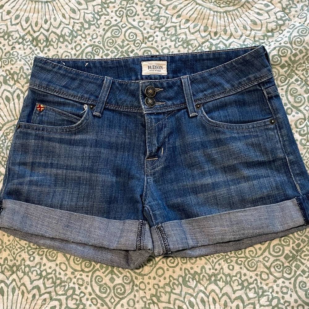 HUDSON -- jean shorts -- size 25